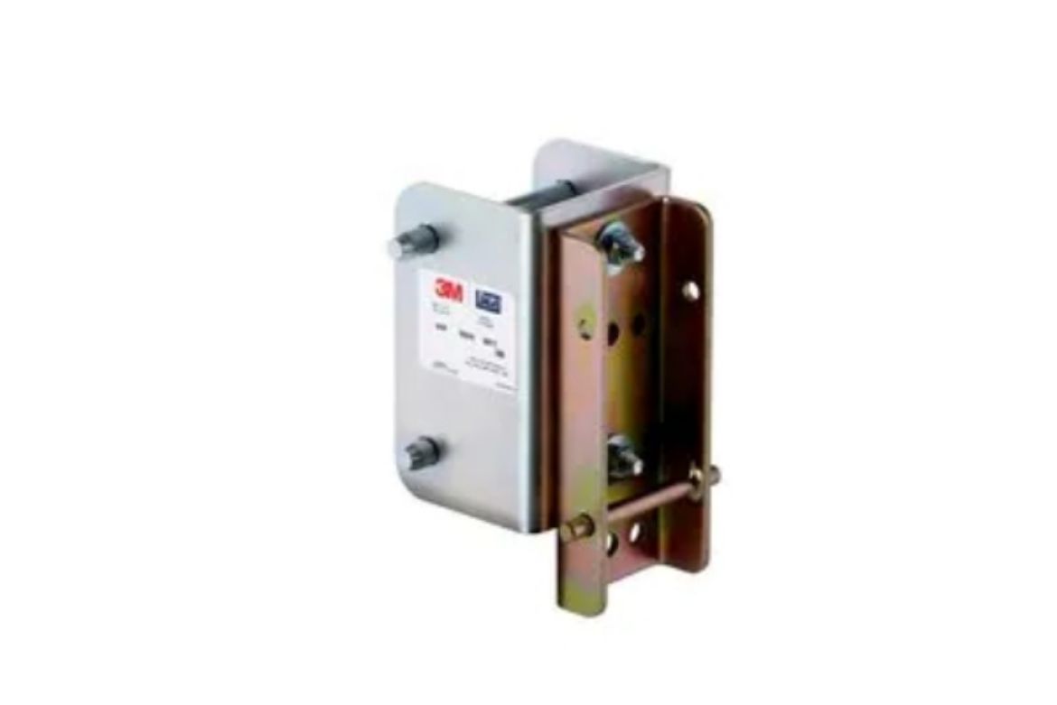 Picture of 8000117 MOUNTING BRACKET, WINCH DAVIT, HC