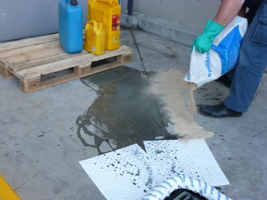 Picture of SPILMAX ZEOLITE FLOOR SWEEP - 15L BAG